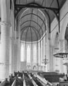 Interieur met koor - Kapelle - 20123874 - RCE -  Nederlands Hervormde Kerk: interieur met koor 