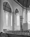 Koor dwarsdoorzicht - Kapelle - 20123873 - RCE -  Nederlands Hervormde Kerk: koor dwarsdoorzicht 