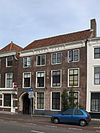 Huis met rechte gevel, in lijst gedateerd 1727