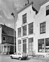 Gevel Rotterdamsekaai 1 - Middelburg - 20335911 - RCE -  Heemskinderen, De Vier: Gevel Rotterdamsekaai 1 (opmerking: Gefotografeerd voor Huizen in Nederland, Hendrick de Keyser) 