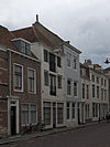 Pakhuis met geverfde lijstgevel