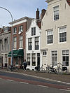 Middelburg Turfkaai13 -  Middelburg, Turfkaai 13 (center, white)