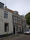 Middelburg Vismarkt8 -  Middelburg, Vismarkt 8 (center, left of the two brickstone houses) 