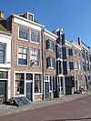 Huis genaamd t prince wapen' met geverfde lijstgevel