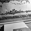 Interieur behangschildering boven deur in kamer van de wacht. - Middelburg - 20155137 - RCE -  Van De Perrehuis: interieur behangschildering boven deur in kamer van de wacht. 