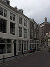Huis met geverfde lijstgevel