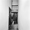 Interieur, gang - Middelburg - 20335904 - RCE -  Haan, Huis De: Interieur, gang (opmerking: Gefotografeerd voor Huizen in Nederland, Hendrick de Keyser) 