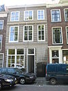 Huis met lijstgevel voorzien van