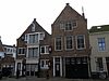 Pand met gecementeerde puntgevel