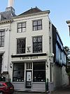 Dam.33.Middelburg - Building at Dam 33, Middelburg. Built 16th-18th century. Its national-monument number is 28804.
