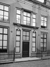Deurtravee met hoge zijramen in omlijsting - Middelburg - 20158189 - RCE -  De Dry Clavers: Deurtravee met hoge zijramen in omlijsting 
