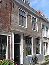 Huis met rechte gevel