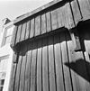 Detail van houten gevel - Middelburg - 20155639 - RCE -  Cafe De Zwarte Ruiter: detail van houten gevel 