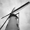 Bovenste gedeelte van ronde stenen grondzeiler, gezien vanaf vlak onder de molen - Middelburg - 20352625 - RCE -  Buiten Verwachting/ Buiten Verwachting: Bovenste gedeelte van ronde stenen grondzeiler, gezien vanaf vlak onder de molen (opmerking: Gefotografeerd voor Monumenten In Nederland Zeeland) 