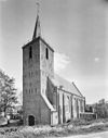 Overzicht zuidwestgevel met kerktoren - Kortgene - 20352706 - RCE -  Nederlands Hervormde Kerk: Overzicht zuidwestgevel met kerktoren (opmerking: Gefotografeerd voor Monumenten In Nederland Zeeland, bladzijde 148) 