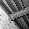 Interieur- sleutelstuk onder moerbalk in hal - Haamstede - 20095528 - RCE -  Kasteel: Interieur: sleutelstuk onder moerbalk in hal 