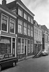 Huis met lijstgevel gedateerd
