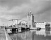 Brug voor de poort, overzicht - Zierikzee - 20222370 - RCE -  Zuidhavenpoort: brug voor de poort, overzicht 