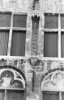 Detail voorgevel, beeldnis en vensters
