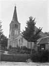 De dorpskerk met toren vanuit het zuidoosten - Domburg - 20059187 - RCE -  Nederlands Hervormde Kerk: De dorpskerk met toren vanuit het zuidoosten 