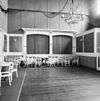 Grote zaal, zuidzijde - Domburg - 20059222 - RCE -  Badpaviljoen: grote zaal, zuidzijde 