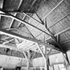 Interieur boerderij, stalgedeelte, kapconstructie - Oostkapelle - 20343091 - RCE -  Buitenplaats Zeeduin: Interieur boerderij, stalgedeelte, kapconstructie 