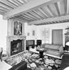 Interieur, voorkamer op eerste verdieping met schouwpartij - Veere - 20335962 - RCE -  Moriaenshooft, Het: Interieur, voorkamer op eerste verdieping met schouwpartij (opmerking: Gefotografeerd voor Huizen in Nederland, Hendrick de Keyser) 