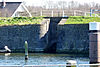 Veere Kanaalweg Oostzijde bij 7.JPG -  Uitwateringssluis (Oostersluis) aan de Kanaalweg Oostzijde bij 7 te Veere, gebouwd in 1869-1872 
