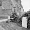 Exterieur voorzetraam aan de buitenkant van de meest noordwestelijke zijde - Poortugaal - 20182823 - RCE -  Nederlands Hervormde Kerk: exterieur voorzetraam aan de buitenkant van de meest noordwestelijke zijde 