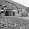 Exterieur RECHTER ZIJGEVEL MET BAKHUIS EN STOOKHOK - Zuidland - 20305226 - RCE -  Boerderij VEE EN BOUWLUST: Exterieur RECHTER ZIJGEVEL MET BAKHUIS EN STOOKHOK 