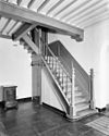 Interieur- trap in hal - Brielle - 20042776 - RCE -  Merulaweeshuis: Interieur: trap in hal 