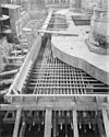 Interieur- de torenfundering wordt verstevigd door een gordel van voorgespannen beton - Brielle - 20042591 - RCE -  Grote kerk of Catharijnekerk: Interieur: de torenfundering wordt verstevigd door een gordel van voorgespannen beton 