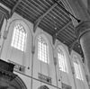 Interieur- overzicht zuidzijde lichtbeuk - Brielle - 20042717 - RCE -  Grote kerk of Catharijnekerk: Interieur: overzicht zuidzijde lichtbeuk 