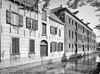 Gevels met door de lage waterstand blootliggende fundering - Delft - 20049118 - RCE -  Arsenaal = Armamentarium: Gevels met door de lage waterstand blootliggende fundering 