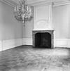 Interieur, schouw in kamer parterre, zijde Oude Delft - Delft - 20300060 - RCE -  Voormalig Oost-Indische Huis: Interieur, schouw in kamer parterre, zijde Oude Delft 