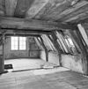 Interieur zolder, naar voorgevel - Delft - 20050613 - RCE -  interieur zolder, naar voorgevel 