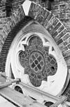 Exterieur (TIJDENS RESTAURATIE), MIDDENBEUK, VENSTER - Delft - 20283030 - RCE -  ROOMS-KATHOLIEKE KERK (H. MARIA VAN JESSEKERK): Exterieur (TIJDENS RESTAURATIE), MIDDENBEUK, VENSTER 
