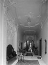 Interieur, gang met stucwerk - Delft - 20052448 - RCE -  Fundatie van Renswoude: Interieur, gang met stucwerk (opmerking: In: Buiten ; 20(1926), nr.7, p.77) 