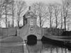 Zijaanzicht van het poortgebouw - Delft - 20049107 - RCE -  Generaliteits-kruitmagazijn: Zijaanzicht van het poortgebouw 