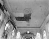 De vervallen muren, ramen en plafond van de voormalige synagoge te Delft - Delft - 20050094 - RCE -  Voormalige synagoge: De vervallen muren, ramen en plafond van de voormalige synagoge te Delft 