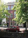Pand met lijstgevel en dwars zadeldak
