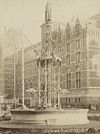 Overzicht van de fontein - 's-Gravenhage - 20327538 - RCE -  Fontein Binnenhof: Overzicht van de fontein (opmerking: Bordje: Zilveren MÃ©daille G.I. Vincent & Co Kunstsmeden Schiedam) 