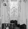 Interieur, overzicht stucwerk in trapportaal - 's-Gravenhage - 20330507 - RCE -  Veiling van Stockum: Interieur, overzicht stucwerk in trapportaal 