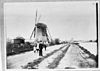 Grondzeiler van opzij gefotografeerd - 's-Gravenhage - 20145215 - RCE -  Laakmolen: Grondzeiler van opzij gefotografeerd 