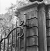 Detail ophang draaiconstructie van de hekvleugels - 's-Gravenhage - 20086866 - RCE -  Huis ten Bosch: detail ophang draaiconstructie van de hekvleugels 