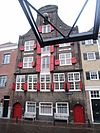 Dordrecht (The Netherlands) 68.JPG -  Dordrecht (Nederland). Cuypershaven (straatnaam), aan de gracht Wolwevershaven. 