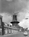 Ronde stenen stellingmolen Kyck Over Den Dyck aan de Noordendijk te Dordrecht van opzij gefotografeerd - Dordrecht - 20063295 - RCE -  Kyck over den Dyck: Ronde stenen stellingmolen Kyck Over Den Dyck aan de Noordendijk te Dordrecht van opzij gefotografeerd 