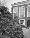 Gedeelte van de achtergevel van het achterhuis, buitentrap, vanaf de achterste binnenplaats - Dordrecht - 20337401 - RCE -  Achterhuis: Gedeelte van de achtergevel van het achterhuis, buitentrap, vanaf de achterste binnenplaats 