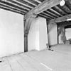 Interieur, balkconstructie tweede verdieping - Dordrecht - 20335861 - RCE -  Zeepaert, Het: Interieur, balkconstructie tweede verdieping (opmerking: Gefotografeerd voor Huizen in Nederland, Hendrick de Keyser) 