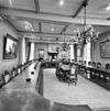 Interieur, vergaderzaal eerste verdieping - Gorinchem - 20336064 - RCE -  Tolhuis: Interieur, vergaderzaal eerste verdieping (opmerking: Gefotografeerd voor Huizen in Nederland, Hendrick de Keyser) 